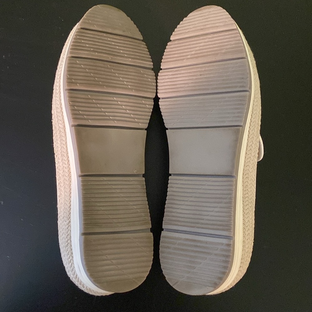 Vaneli Sport Qalila White Perforated Leather Silver Toe Cap Slip On Sneakers 6M - Picture 9 of 10